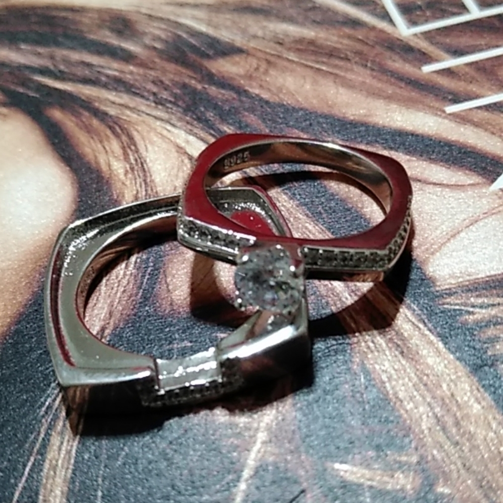 โผ๏ธ๐Old Hollywood๐2 Piece Rose Gold Ring Set๐ - Picture 3 of 5
